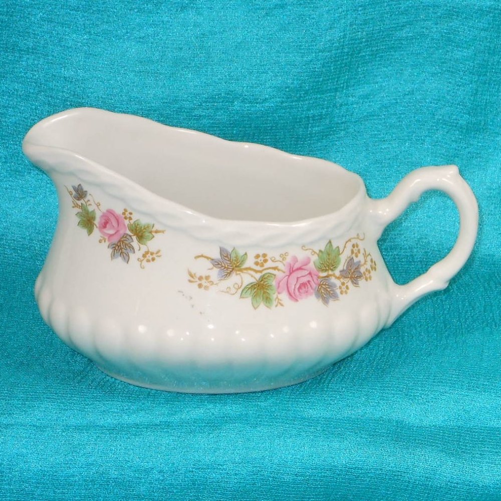 Gravy/sauce boat. Grindley UK Satin white Ironstone